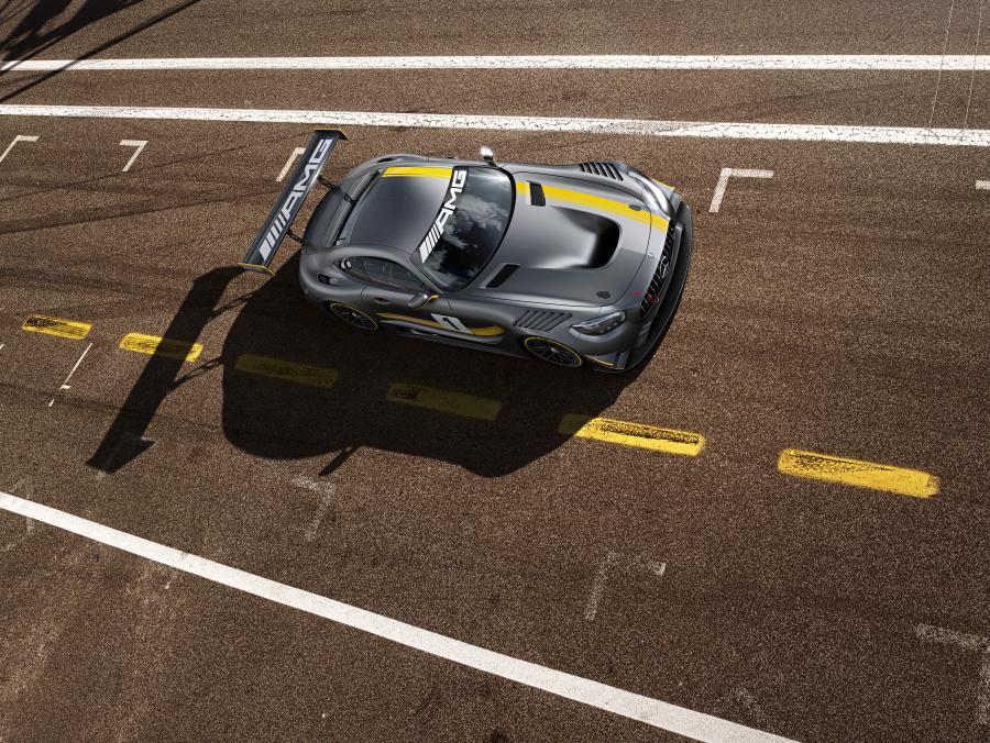  Mercedes-AMG GT3 2015 года  (фото 8 из 17)